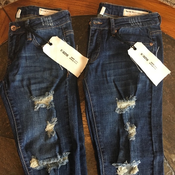 Distressed Skinny Jeans💗 - Picture 3 of 6